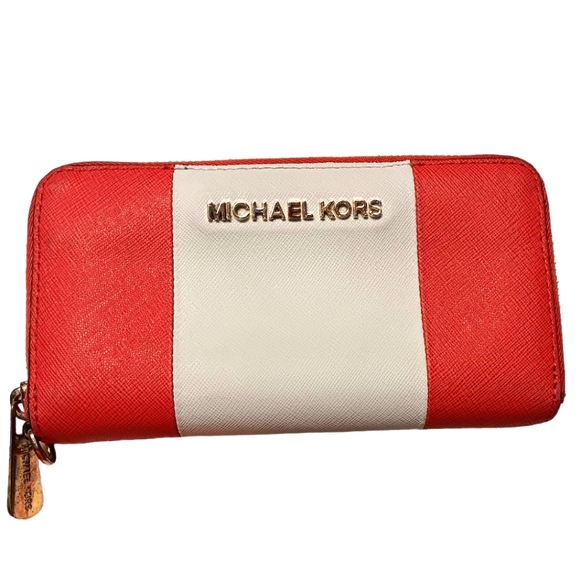 Michael Kors Handbags - Michael Kors Wallet GUC